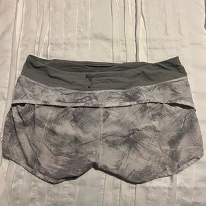 Lululemon speed up low-rise lined short 2.5